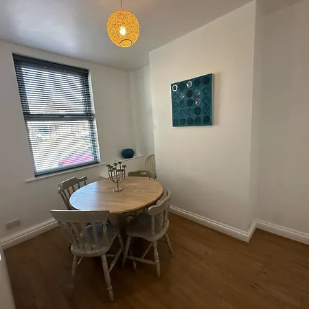 Holiday home Raven's Nest York