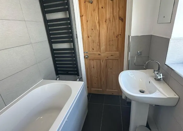 Raven's Nest Semesterbostad *